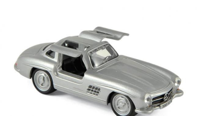 Miniature Norev Mercedes Benz 300sl disponible à la boutique du musée