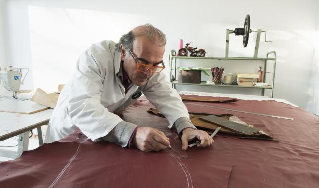Jean-Baptiste Gawrieh dans l'atelier du pavillon du parc - © Bertrand Stofleth, 2017