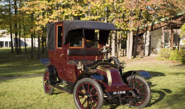 Automobile Renault "Taxi de la Marne" de 1914, collections du Musée Malartre - © Bertrand Stofleth