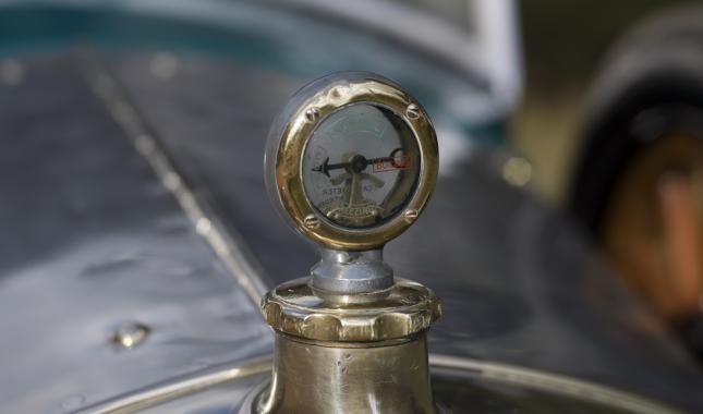 Mascotte "Nanomètre" de l'automobile Rochet Schneider de 1923, collections du Musée Malartre - © Bertrand Stofleth