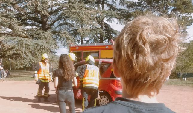 Des pompiers