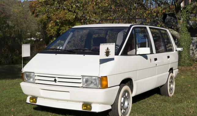 RENAULT "ESPACE Spéciale" du Musée de l'automobile Henri Malartre.