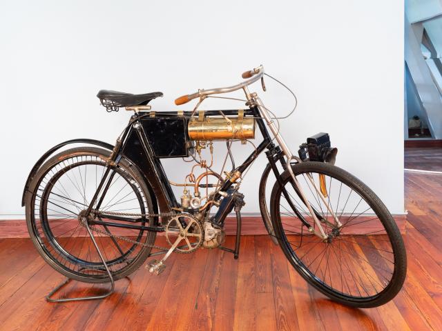 Moto_GEORGES_RICHARD_moteur_HERDTLÉ_BRUNEAU_1905
