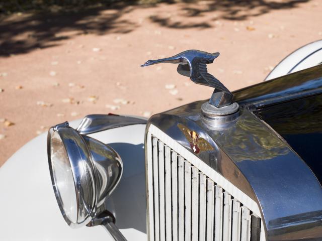 Détails du bouchon de radiateur de l'HISPANO SUIZA K6 du Musée de l'automobile Henri Malartre.