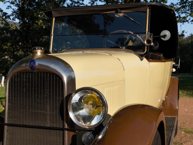 Détail de l'avant de la CITROEN Type B14 G Torpédo du Musée de l'automobile Henri Malartre.