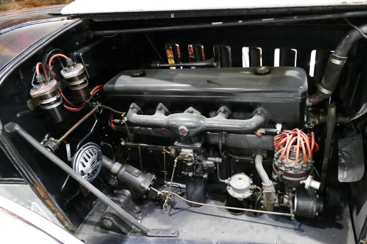 Vue du moteur de la HISPANO SUIZA K6 du musée de l'automobile Henri Malartre.