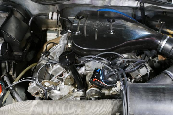 CITROEN TYPE SB SÉRIE S « SM » capot ouvert et moteur visible.
