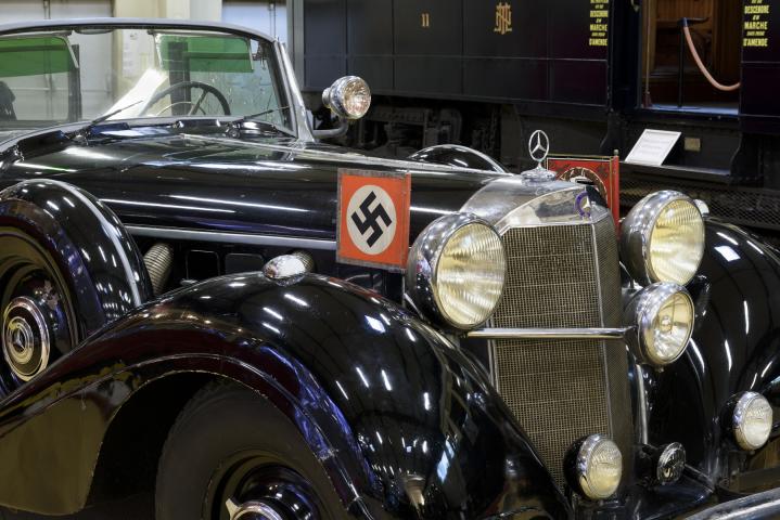 Détails de la Mercedes-Benz 770K du Musée de l'automobile Henri Malartre.