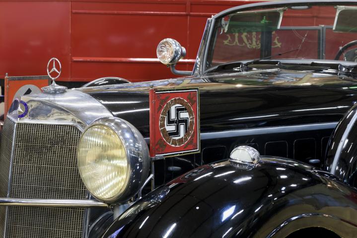Détails de la Mercedes-Benz 770K du Musée de l'automobile Henri Malartre.