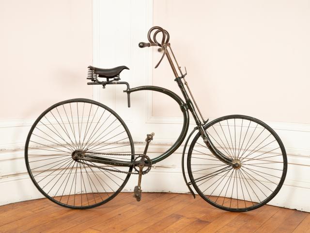 Bicyclette HIRONDELLE "superbe" du Musée de l'automobile Henri Malartre.