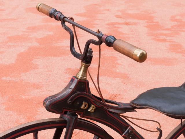Vélocipède Gervat Lyon du Musée de l'automobile Henri Malartre.
