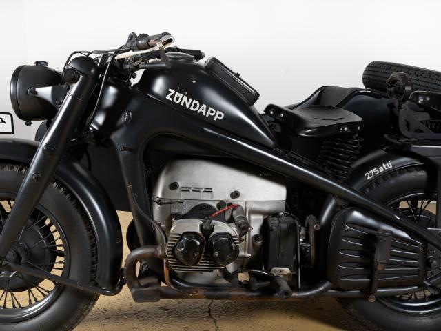 Attelage ZÜNDAPP KS 750 du Musée de l'automobile Henri Malartre.