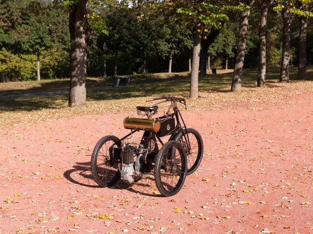 Tricycle motorisé De Dion Bouton