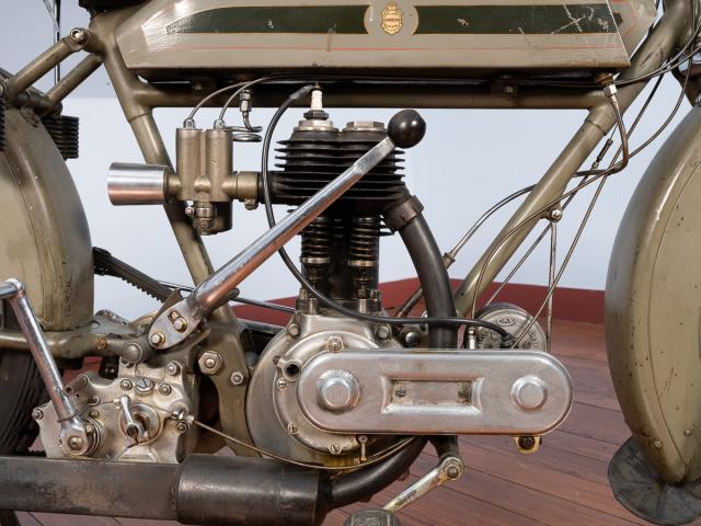 Motocyclette TRIUMPH 1916 Moteur monocylindre 4 temps 550cm3 (85x97) soupapes latérales allumage par magnéto 