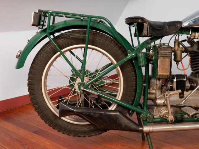 Motocyclette ULTIMA 500 cm3 - détail arrière