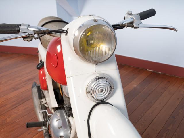 Motocyclette TERROT Fleuron - detail phare