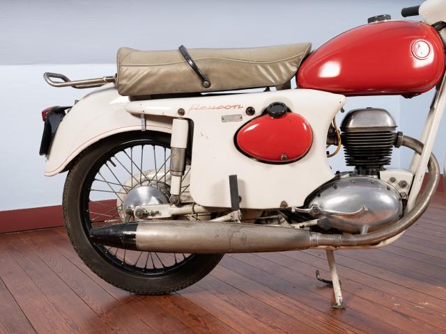 Motocyclette TERROT Fleuron - détail arrière