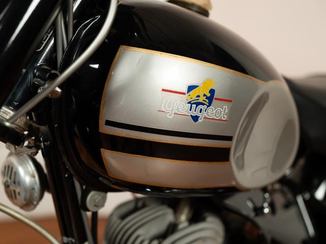 Motocyclette PEUGEOT Type 176 AD detail logo