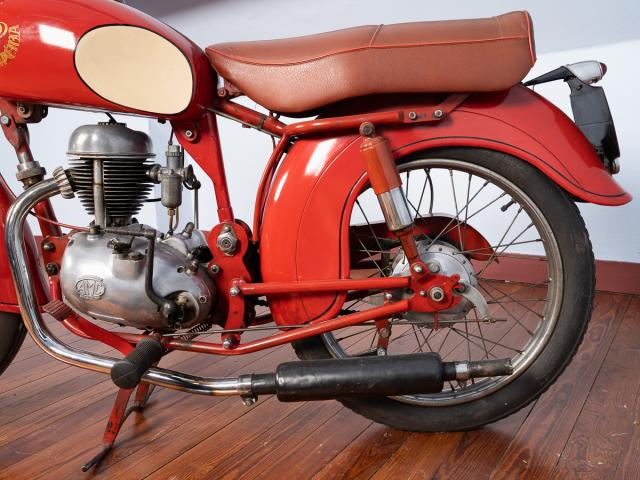 Motocyclette NEW IMPERIA - détail moteur