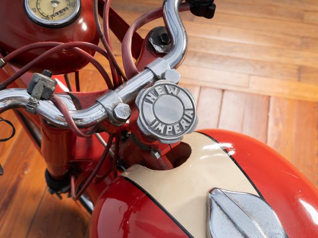 Motocyclette NEW IMPERIA - détail