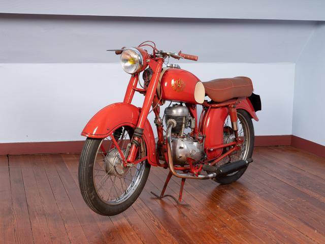 Motocyclette NEW IMPERIA - côté