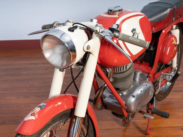 Motocyclette M.V. Augusta Checca 99 S type MV S - détail phare