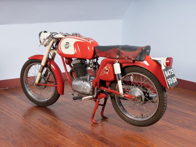 Motocyclette M.V. Augusta Checca 99 S type MV S - côté