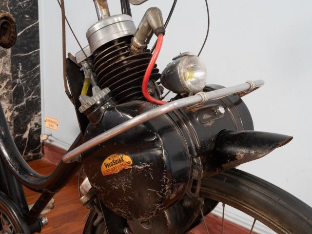 Cyclomoteur solex type VELOSOLEX 330 - detail
