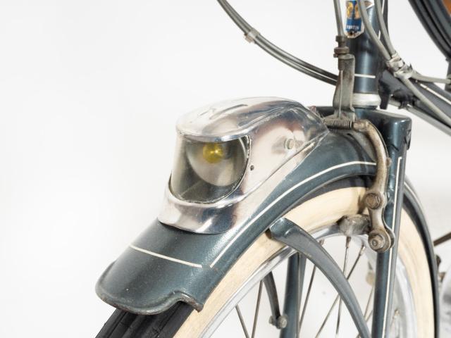Mobylette Motobecane - detail phare avant