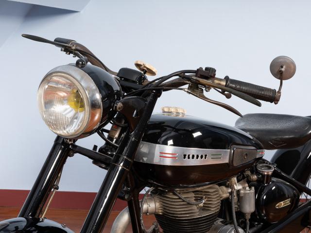 Motocyclette Terrot 500 cm3 - detail guidon