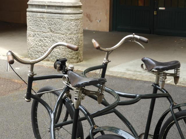 Tricycle Le COSTE - dit le sociable - arrière