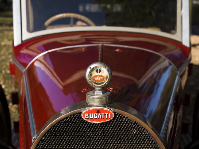 Automobile BUGATTI Type 49 - Détail mascotte