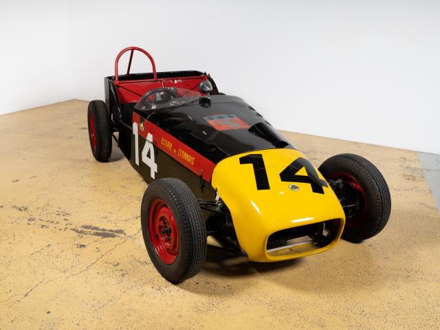 Automobile LOTUS-FORD "Super Seven" - Vue de 3/4 profil droit