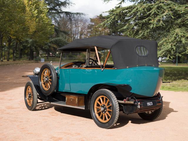 Automobile Rochet-Schneider type 15000 AO-5 Torpédo - Vue arrière