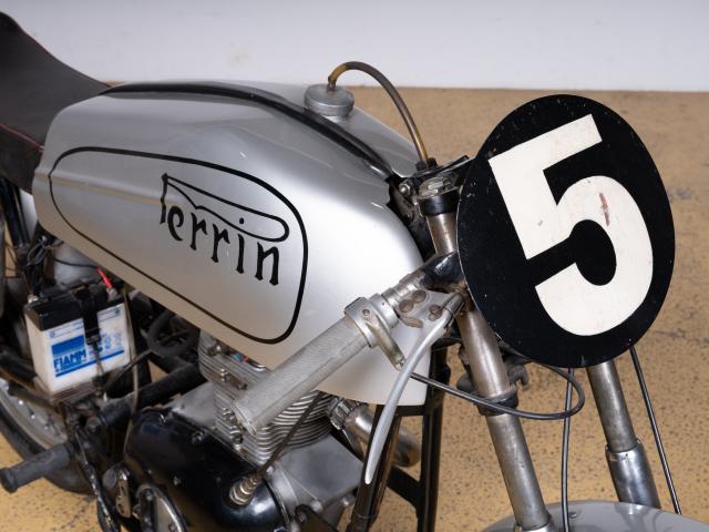 Motocyclette Jonghi Perrin - Détail guidon