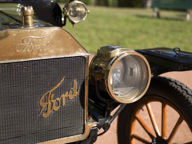 Automobile FORD T Double phaéton - Détail avant