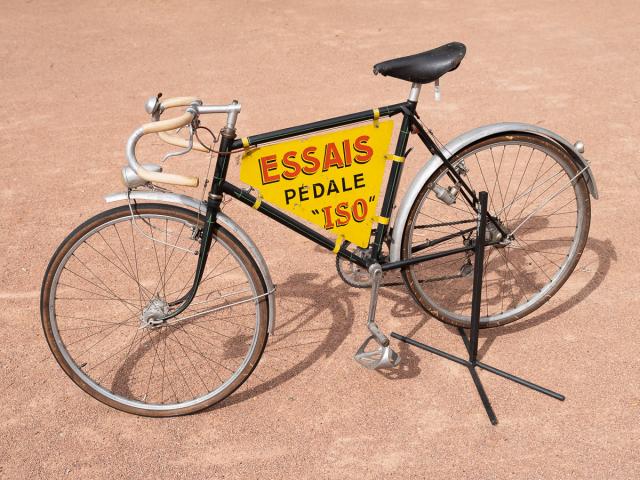 Bicyclette à pédales ISO C.I.M. 