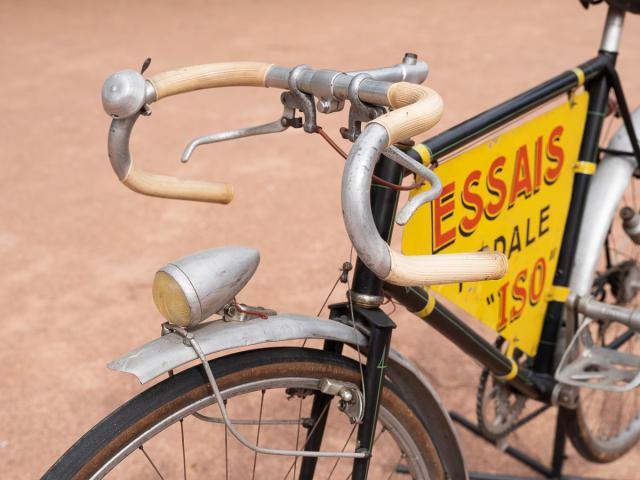 Bicyclette à pédales ISO C.I.M. - Détail guidon