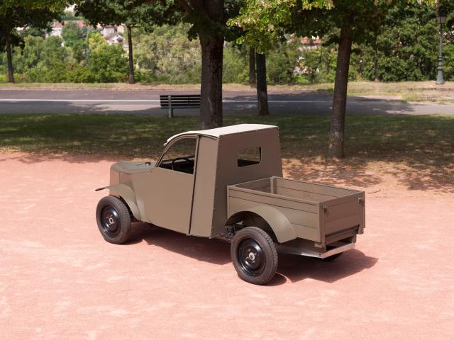 Prototype CITROEN 2CV TPV - Vue 3/4 arrière côté gauche
