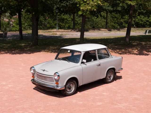 TRABANT Type P 601 LL - Vue de 3/4 face côté gauche