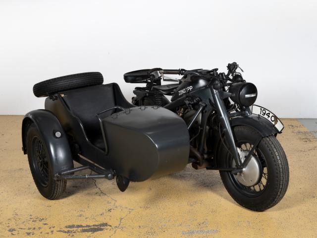 ZÜNDAPP KS 750 “Russie” - Vue de 3/4 face profil droit - Sidecar